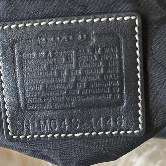 Vintage Coach 1446 Soho Buckle Y2K '04 Black Leather Shoulder Bag - Picture 5 of 5